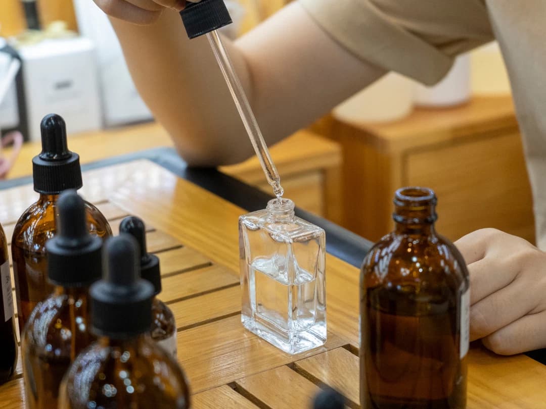 Intro to Perfume blending workshop at Mixed Mediums Chicago